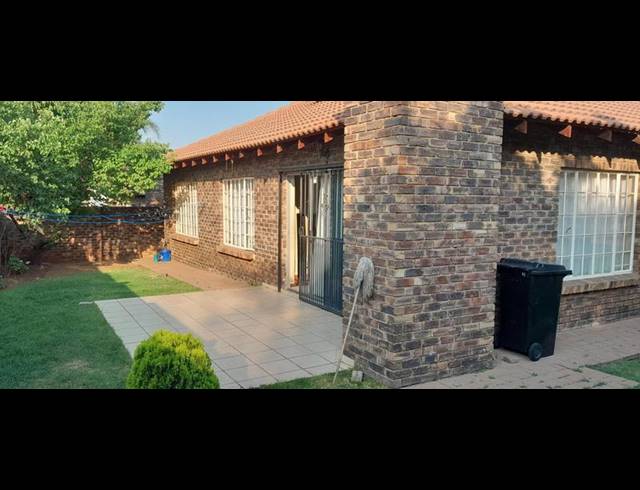 3 BEDROOM PROPERTY TO RENT IN THATCHFIELD
